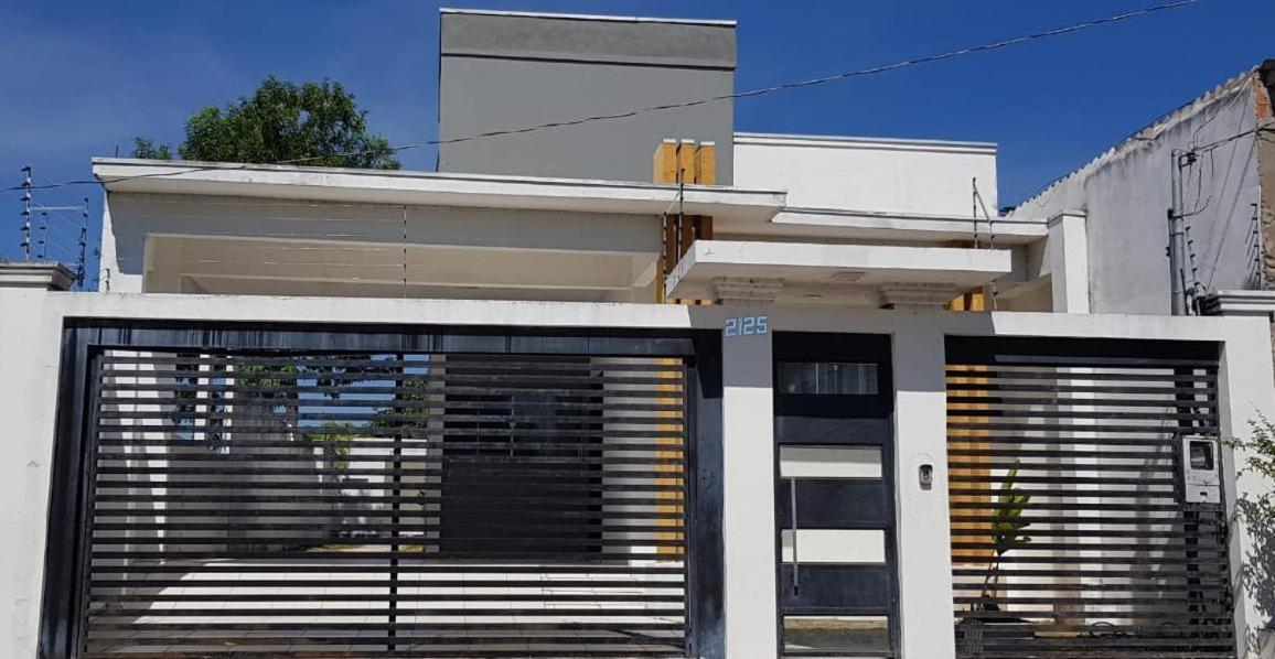 Casa Ampla E Confortavel Proximo Ao Centro Корумба Екстериор снимка